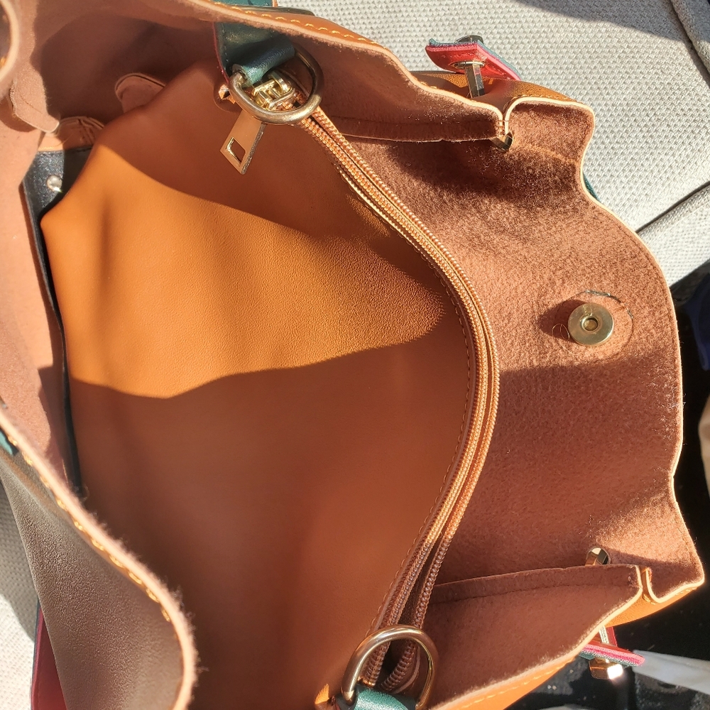 Purse - Picture 2 of 8